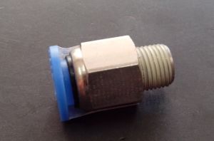 PU Hose connector 8 - 1/8" M, 9100468